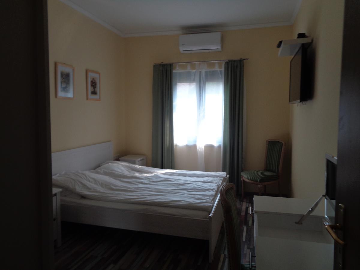 Bed and Breakfast Arnyas Park Apartmanhaz Balatonalmádi Zewnętrze zdjęcie