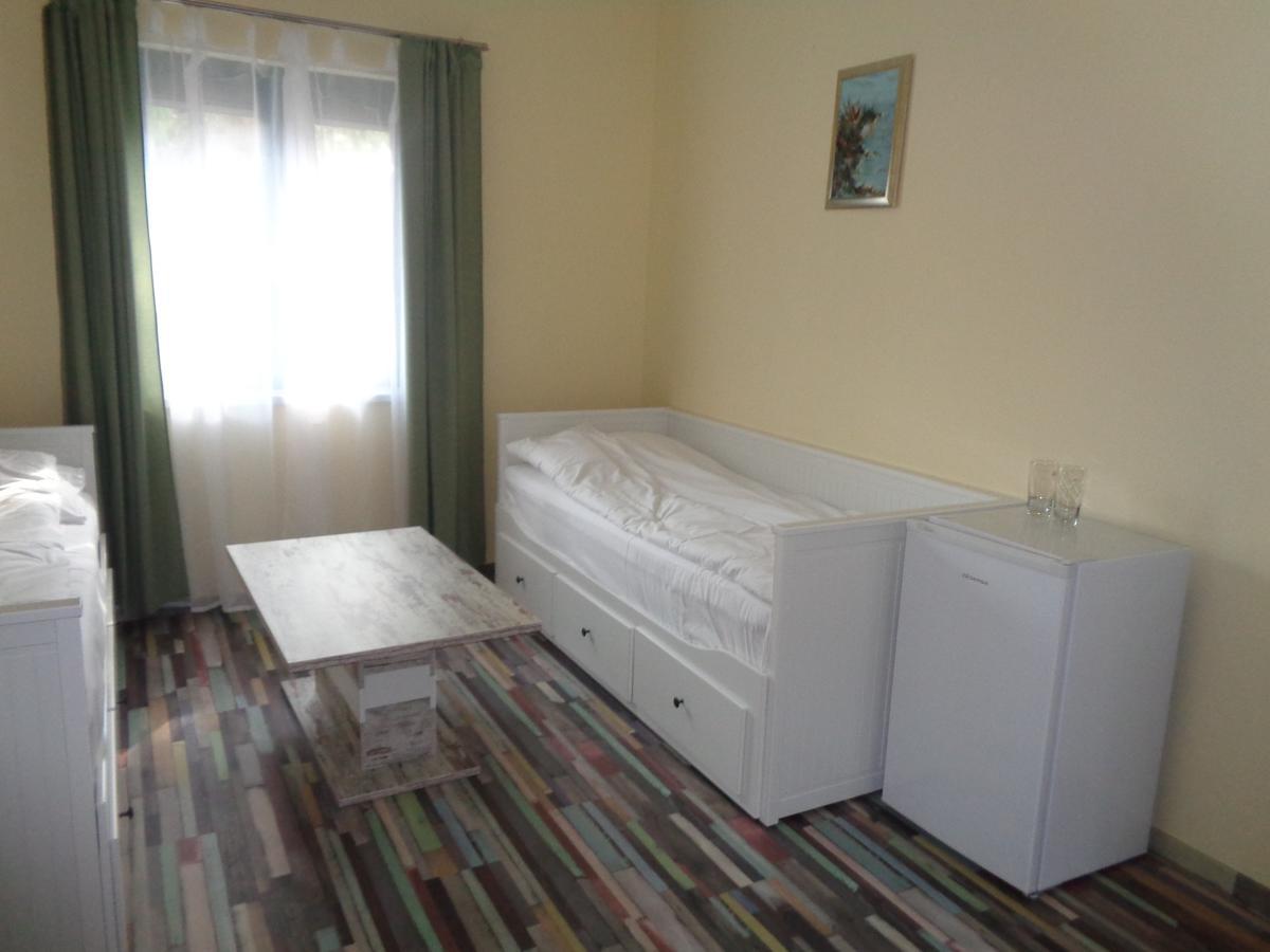 Bed and Breakfast Arnyas Park Apartmanhaz Balatonalmádi Zewnętrze zdjęcie