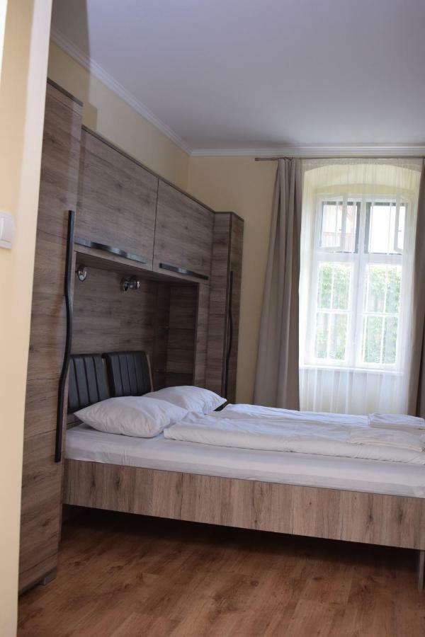 Bed and Breakfast Arnyas Park Apartmanhaz Balatonalmádi Zewnętrze zdjęcie